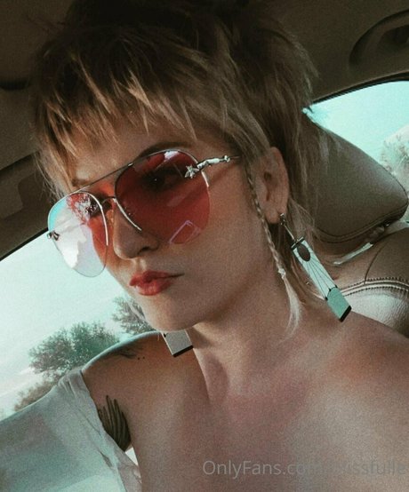 sportliche blonde onlyfans kunst pornografische galerien