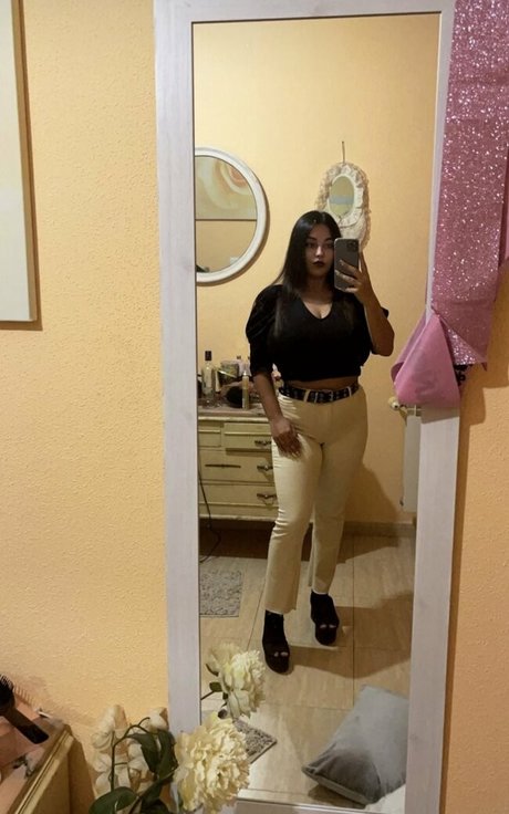 nur fans mit heller haut erotische sexy bild