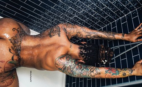 vollbusige brünette onlyfans kostenlose heiße foto