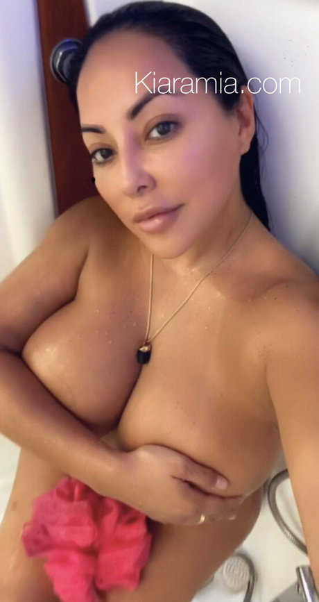 theonlykiaramiaxxx top hd bild