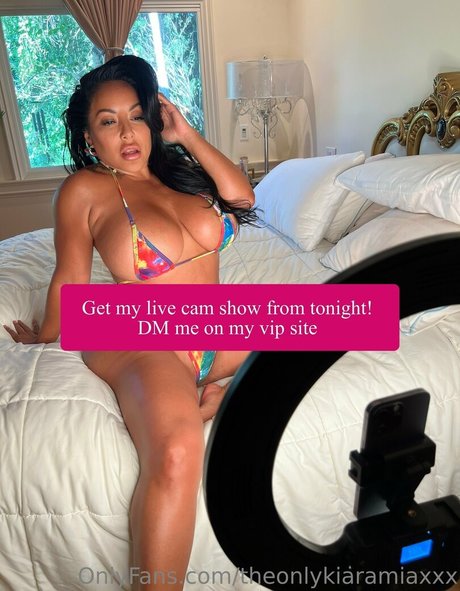 theonlykiaramiaxxx nacktheit erotische fotos