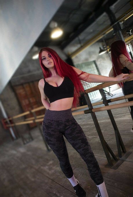 Angie Strelnikova sexy hd foto