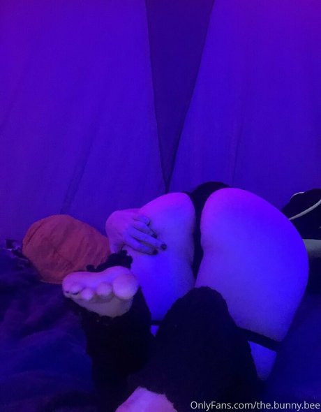 vollbusige brünette onlyfans hübsche akt galerie