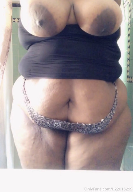 vollbusige onlyfans erotische foto