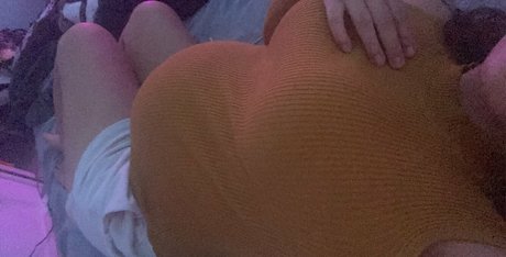 muttermilch-onlyfans kunst akt bild