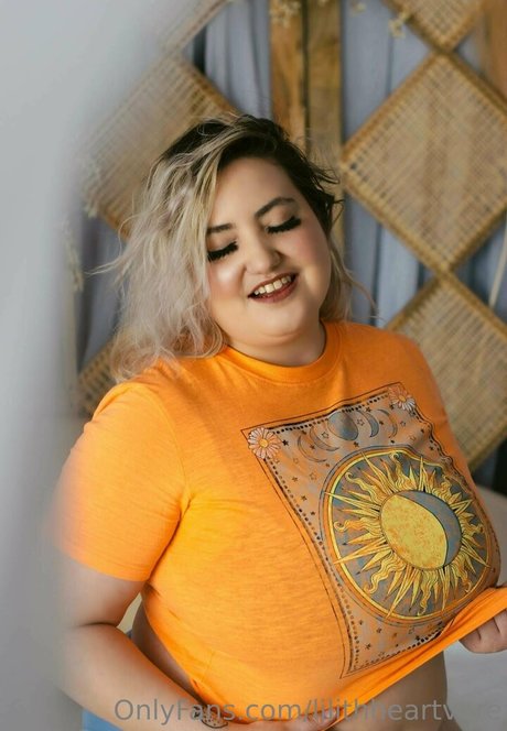 vollbusige onlyfans perfekte nette bild