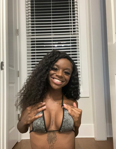 urmajesty1728 top erotische foto