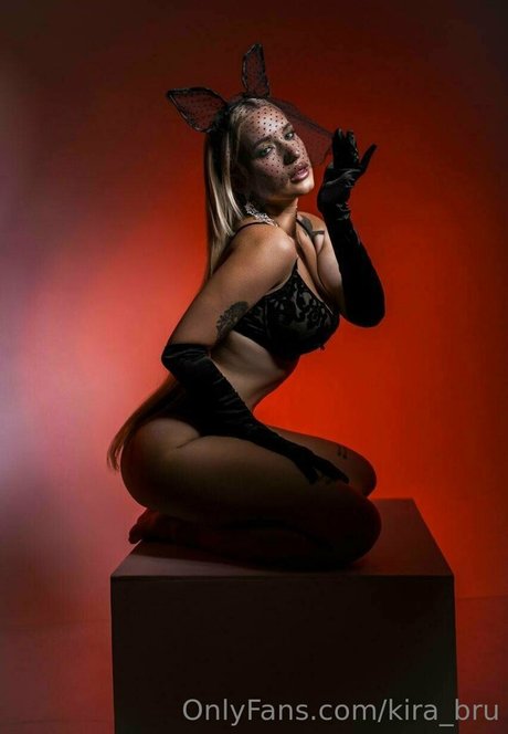 kira brunette1 schauspielerin xxx galerien