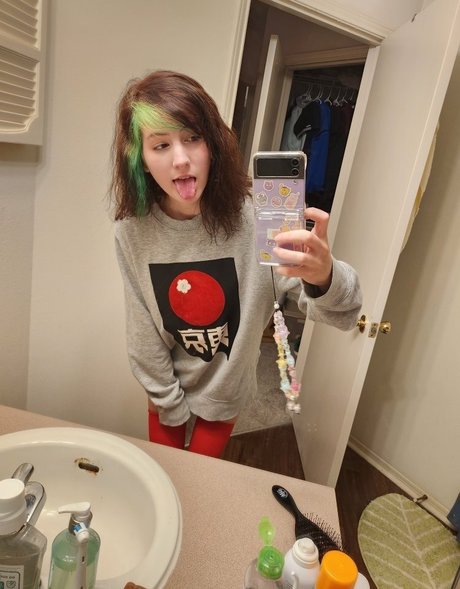 Bunimilk nackt akt foto