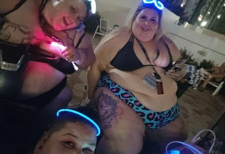 vollbusige brünette onlyfans sexy heiße galerie