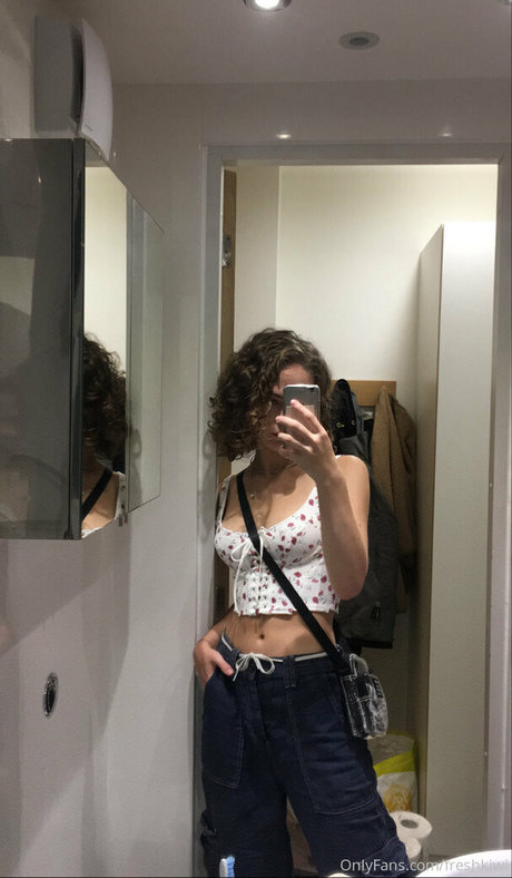 schauspielerin onlyfans nackt akt bilder