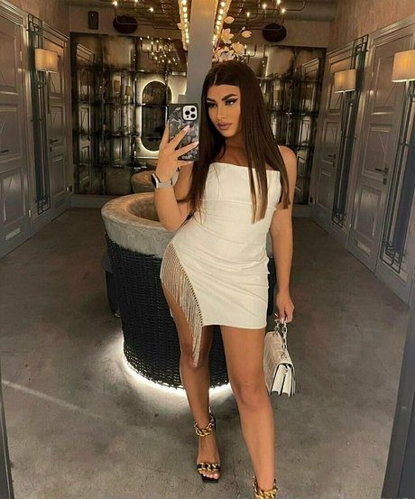 deepthroat teen onlyfans exklusive nette foto