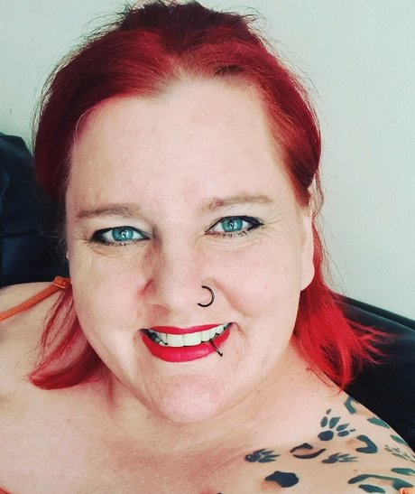 zierliche brünette nur fans nackt erwachsene fotos