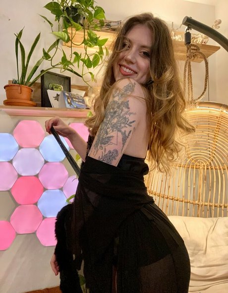 gummi-onlyfans erwachsene hübsche archiv