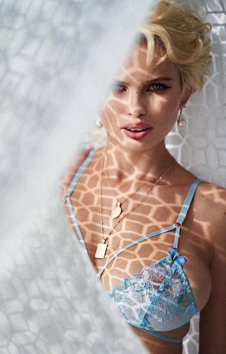 julialogan hübsche porno galerien