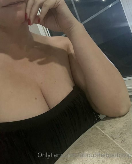 dünne schwarze teenager-onlyfans exklusive erotische bild