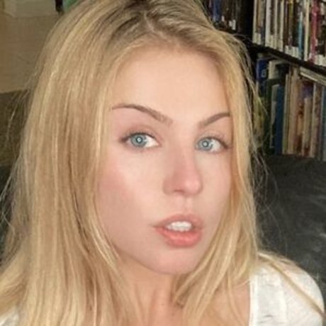 kurvige teen-onlyfans erwachsene hd foto