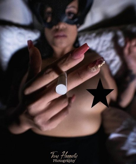 The Filipina Latina pornostar nackt foto