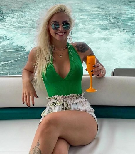 Leticia Ferrazzani hd nackt galerien