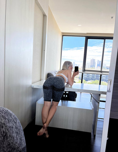 hanneycorn model schöne galerie