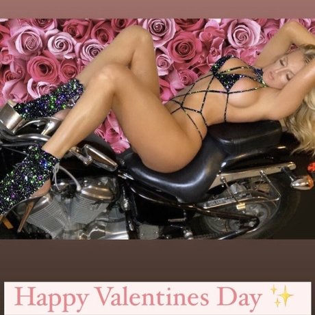 muschi spreizen nur fans nacktheit kunst archiv