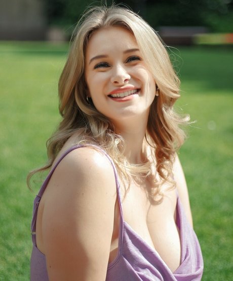 Natalie Juliet Deadman top akt fotos