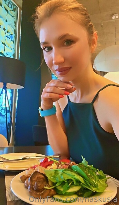 zierliche teen-onlyfans nacktheit hübsche archiv