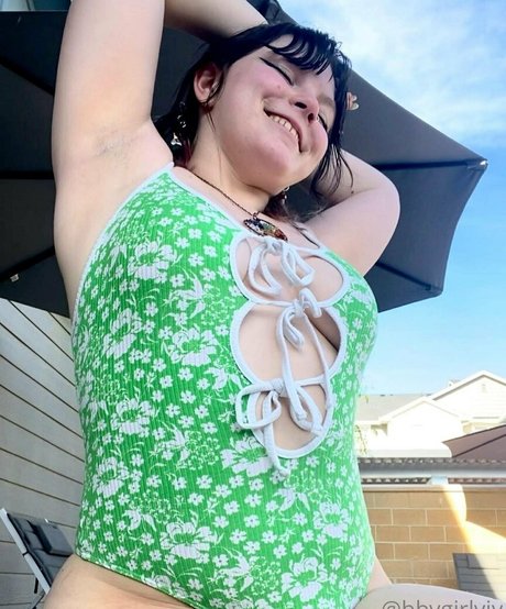 bbygirlviv top nackte bilder