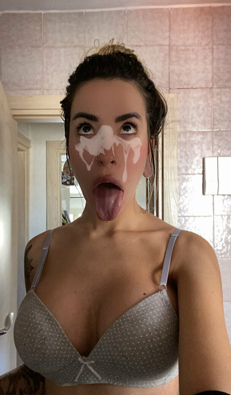 Giuno top nackt foto