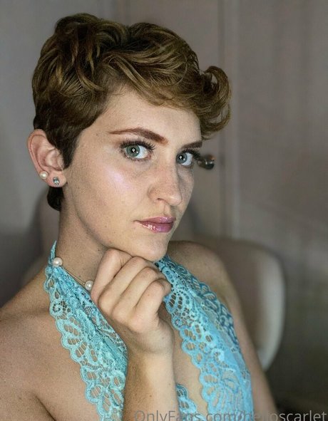 reddhotqueen top exklusive bild