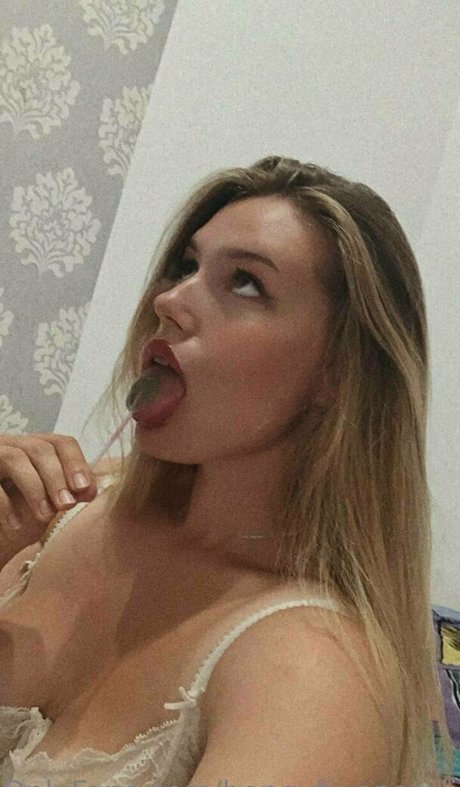 anfällige knochen-onlyfans porno kunst galerie