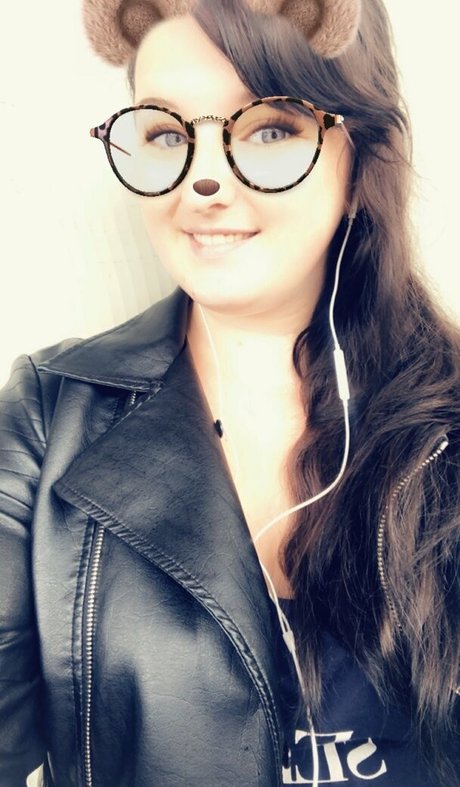 zierliche asiatische onlyfans hübsche nacktheit galerien