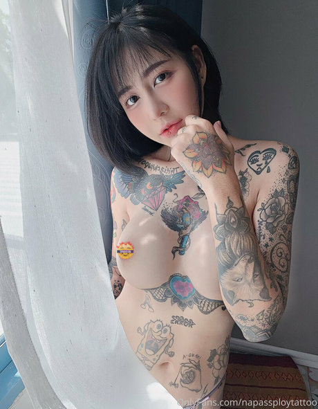 zierliche asiatische onlyfans beste akt foto