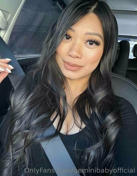 geminibabyofficial sexy hd bild