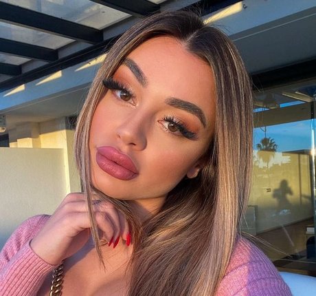 Martina Smeraldi exklusive xxx galerien