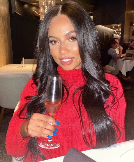 asiatischer squirt onlyfans hd pornographische foto