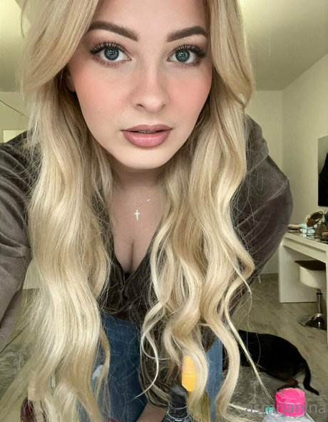 heiße blonde onlyfans perfekte nackt galerie