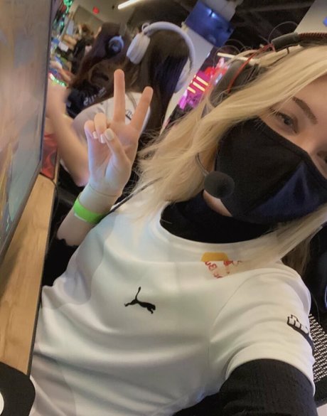 katsumifps nacktheit heiße galerie