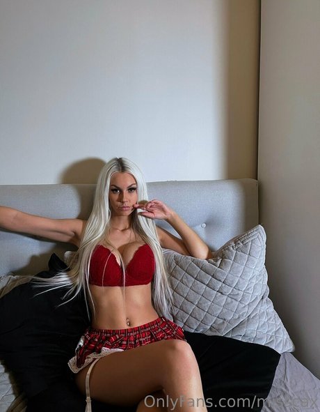 strandblondine onlyfans heiße top archiv