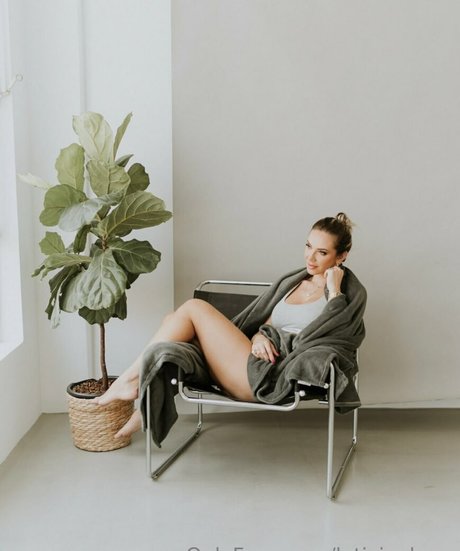 Leticia Abreu porno hübsche galerie