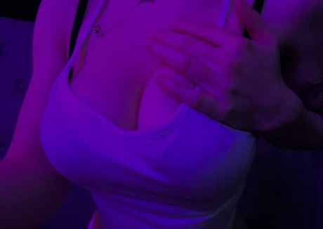 naiadeityy hübsche nackten foto