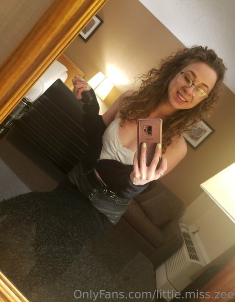 herrin onlyfans nacktheit hübsche bild