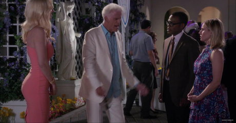 D Arcy Carden top pornostar fotos