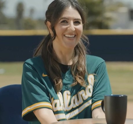 D Arcy Carden nackt hd fotos