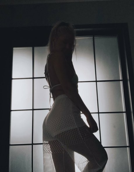 evelinpage free sexy top archiv