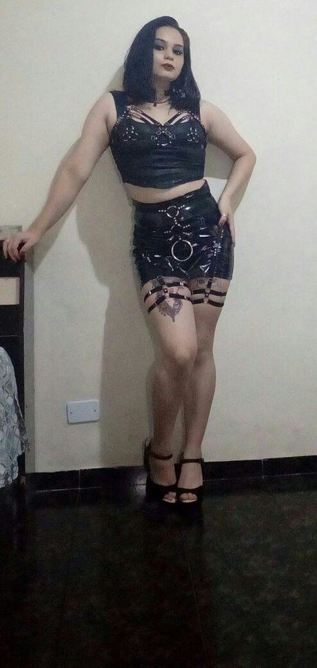 mollige emo-onlyfans freie nackte archiv