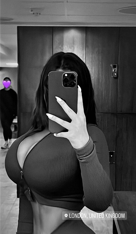 Karina Grinberryall sexy kunst galerie