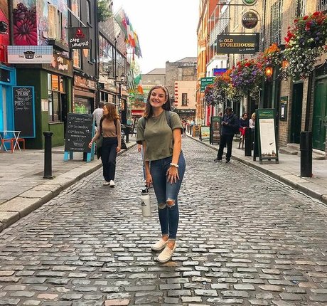 AJ Heahlke top nackte bild