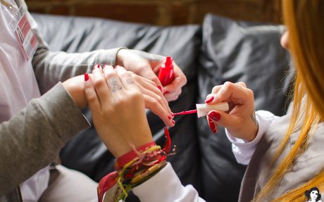 Nathi Suicide porno kostenlose galerien