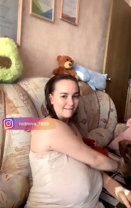 Regina Rodnova erotische erwachsene bilder